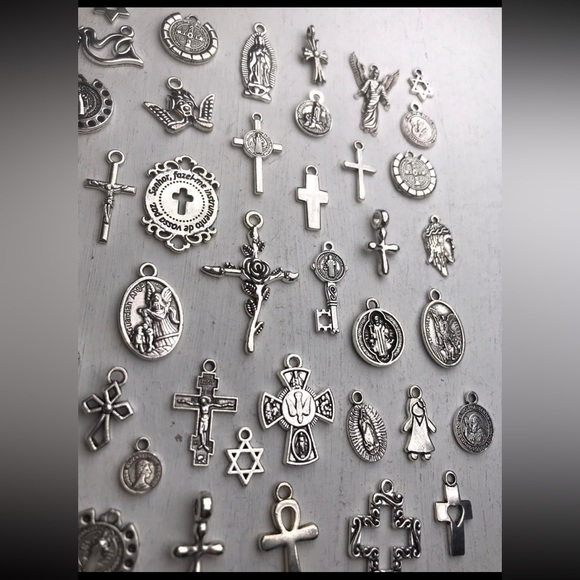 40pc Religious Charms Bracelets Keychains DIY Jewelry Making Crafting Lot Bundle - Picture 8 of 12